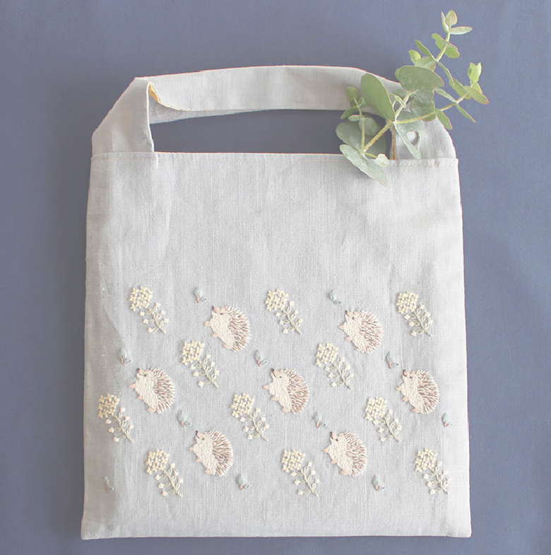 Chicchi Hedgehog and Nanohana mini tote embroidery kit