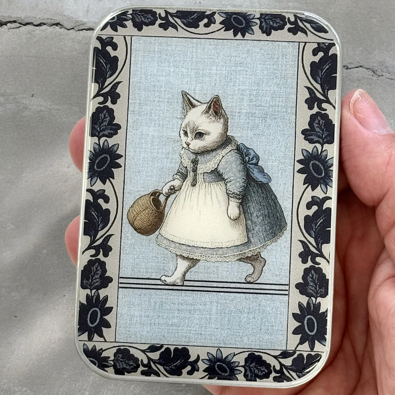 Notions/storage tin (large)